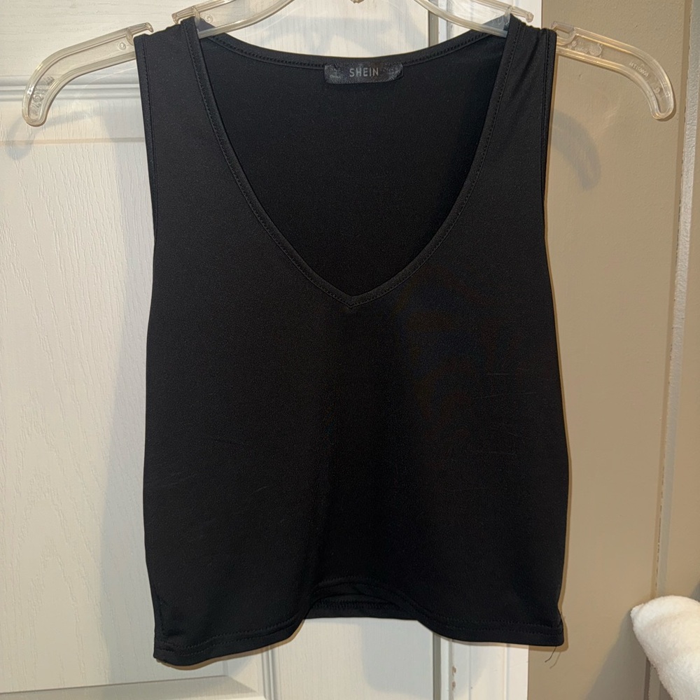 SHEIN Black V-Neck form fitting cropped tank top. Athletic style material